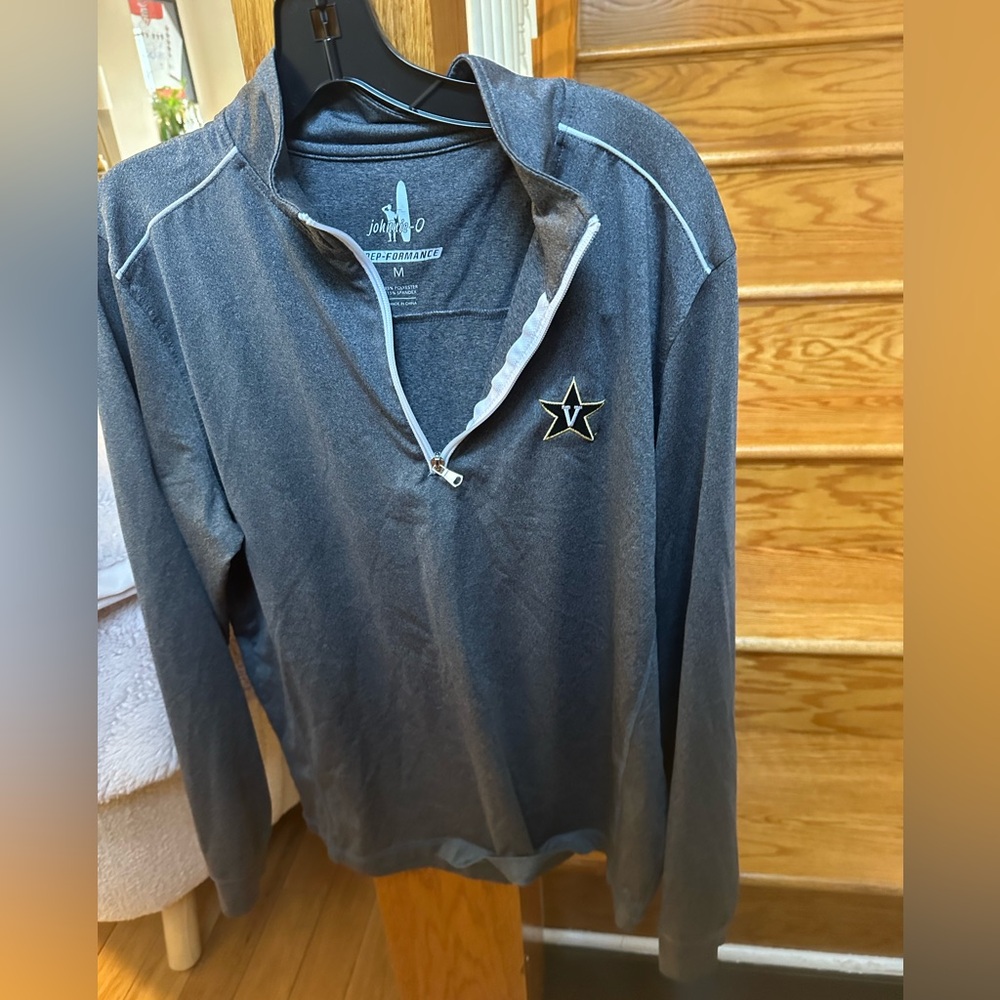 Vanderbilt hoodie size medium